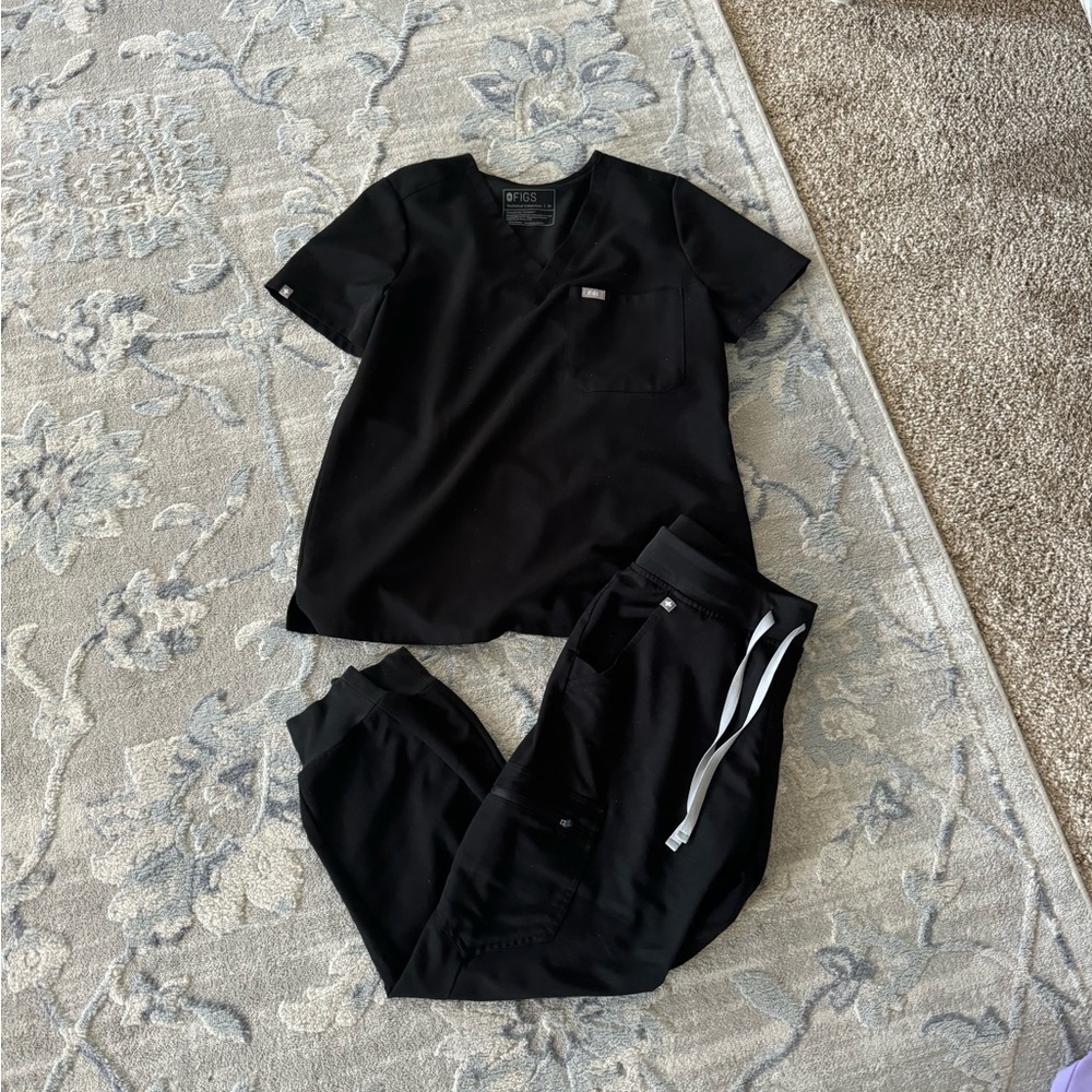 Figs Black Scrub Set